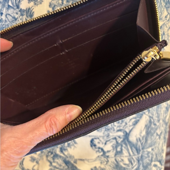 Louis Vuitton wine colored Vernis Zippy Wallet - Picture 3 of 13